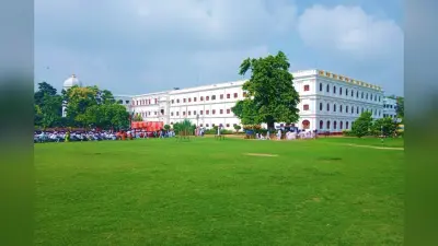 गोपालगंज में एनएच 27 पर ट्रक से टकराई शराब लदी बोलेरो, 26 लीटर देसी शराब बरामद